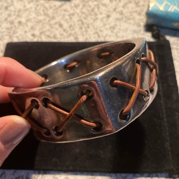(925-sterling & Leather) Vintage Santa Fe Leather and Silver Bangle - Picture 1 of 7